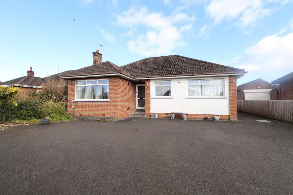 16 Woodford Park 1 of 16