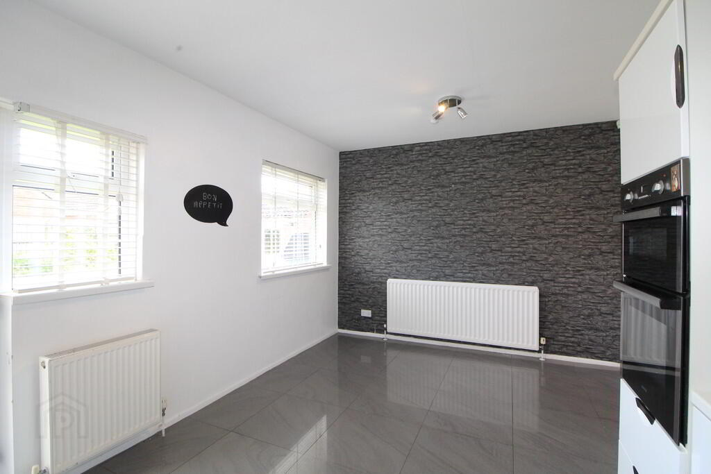 16 Woodford Park 7 of 16