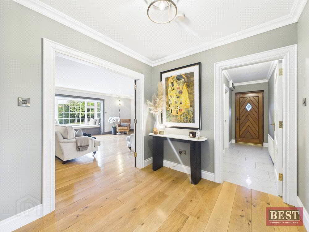 54 Hollywood Grove 8 of 37