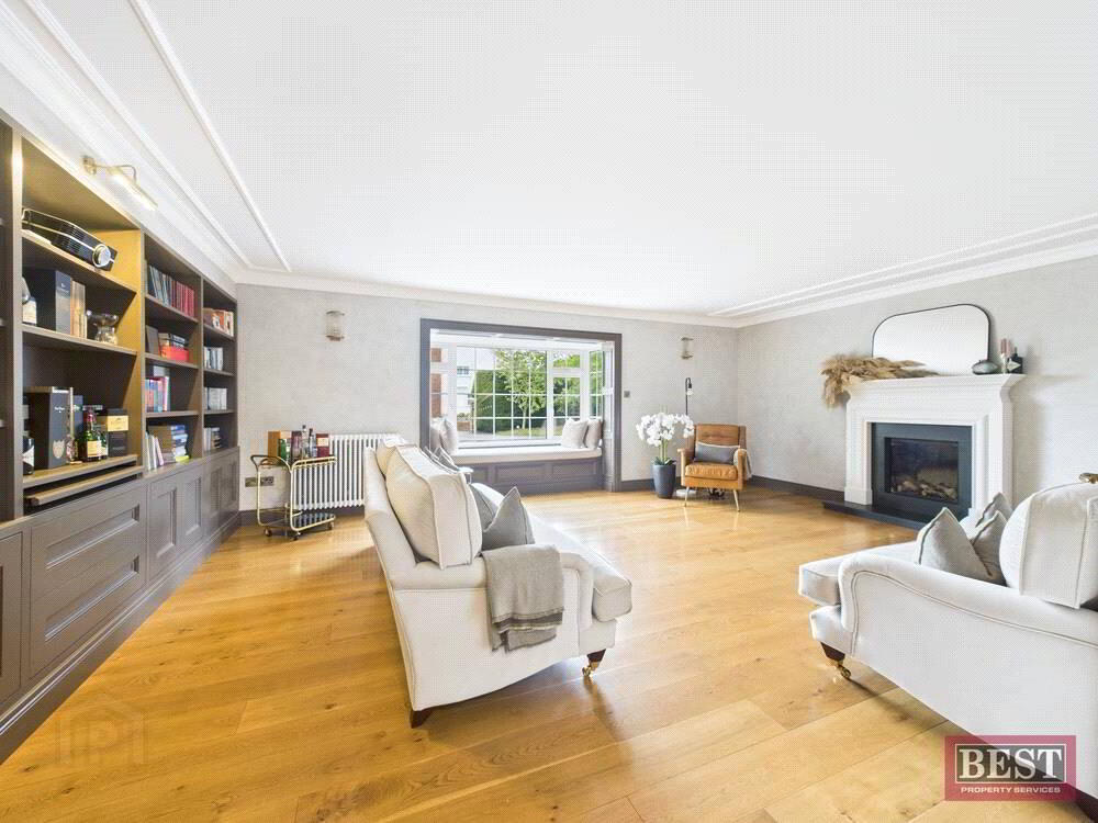 54 Hollywood Grove 9 of 37