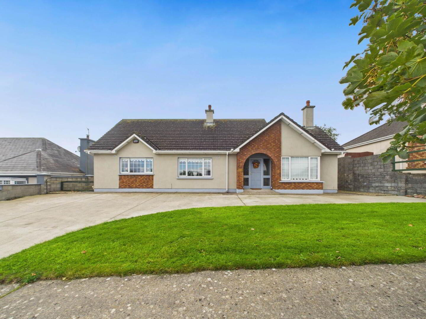 16 Pine Road 1 of 20