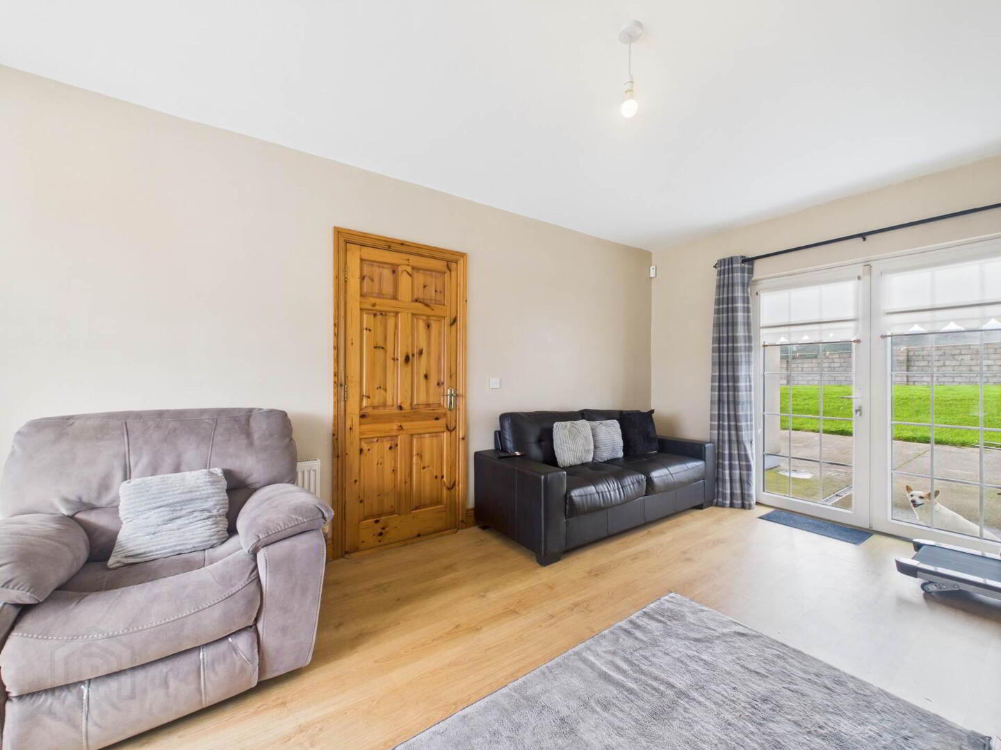 16 Pine Road 7 of 20