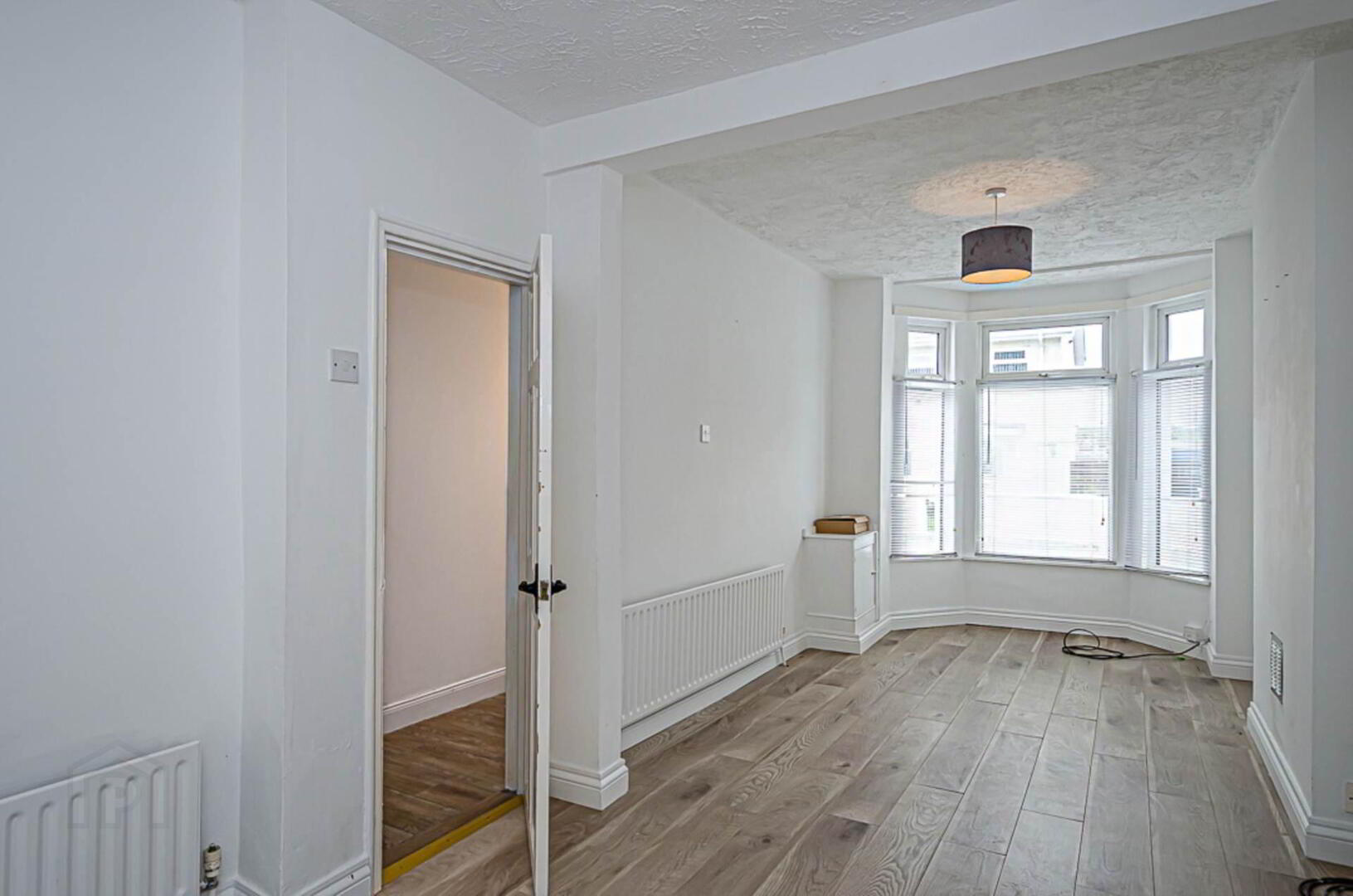 4 Ardenvohr Street 7 of 17