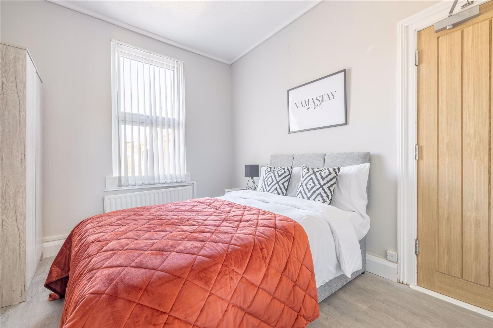 Room 1, 24 Windsor Avenue 2 of 53