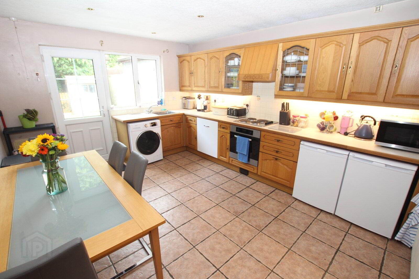 2 Woodford Road 4 of 15