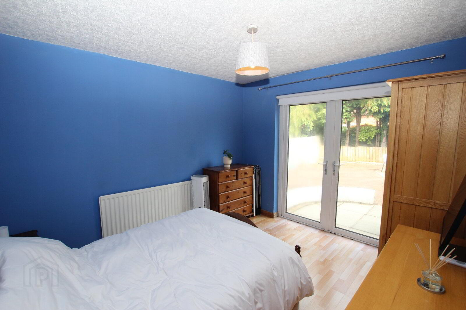 2 Woodford Road 6 of 15