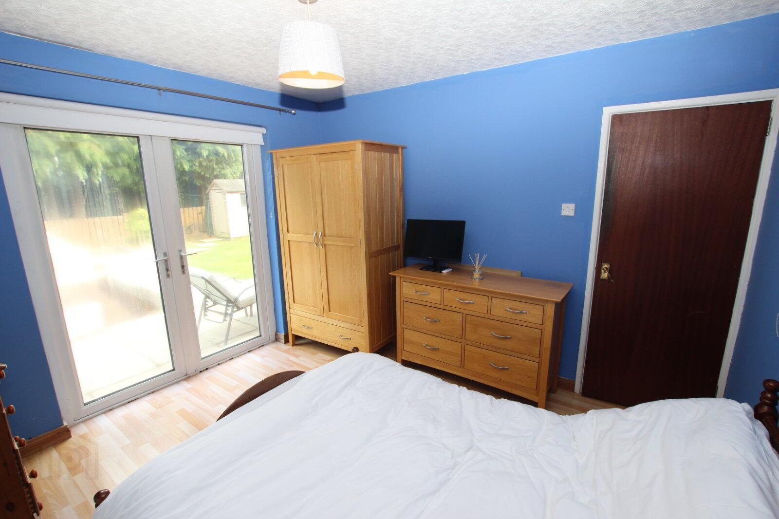 2 Woodford Road 7 of 15