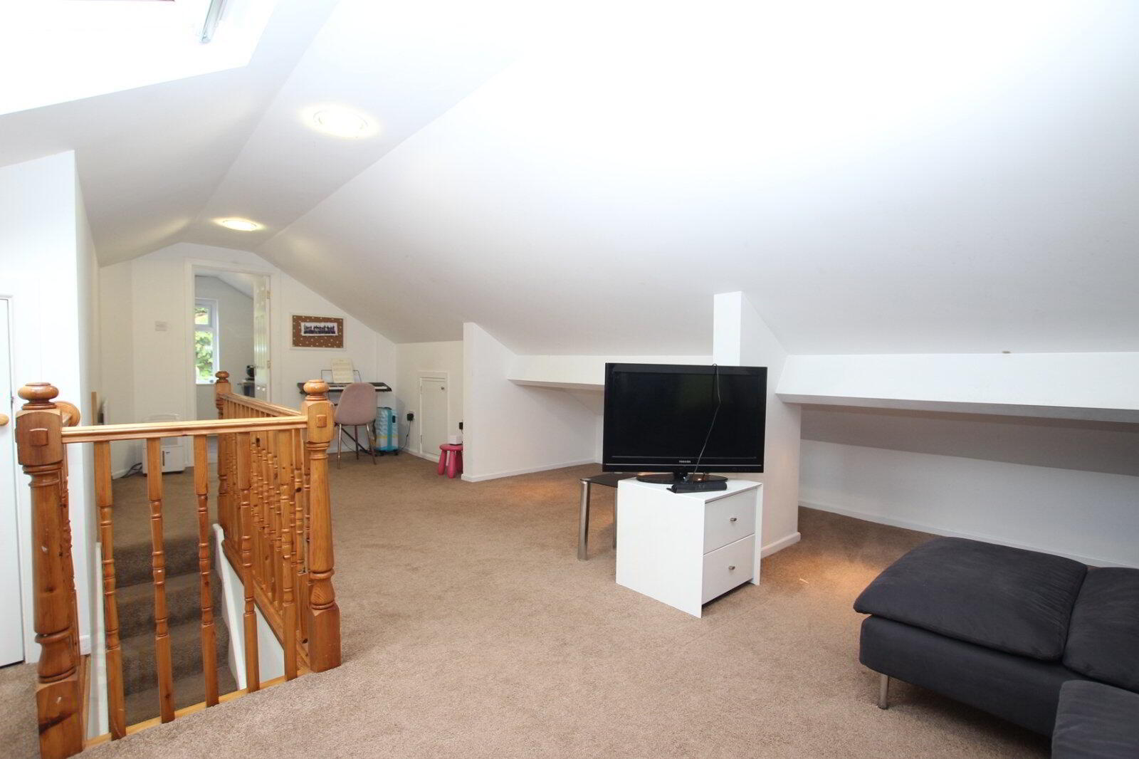 2 Woodford Road 11 of 15