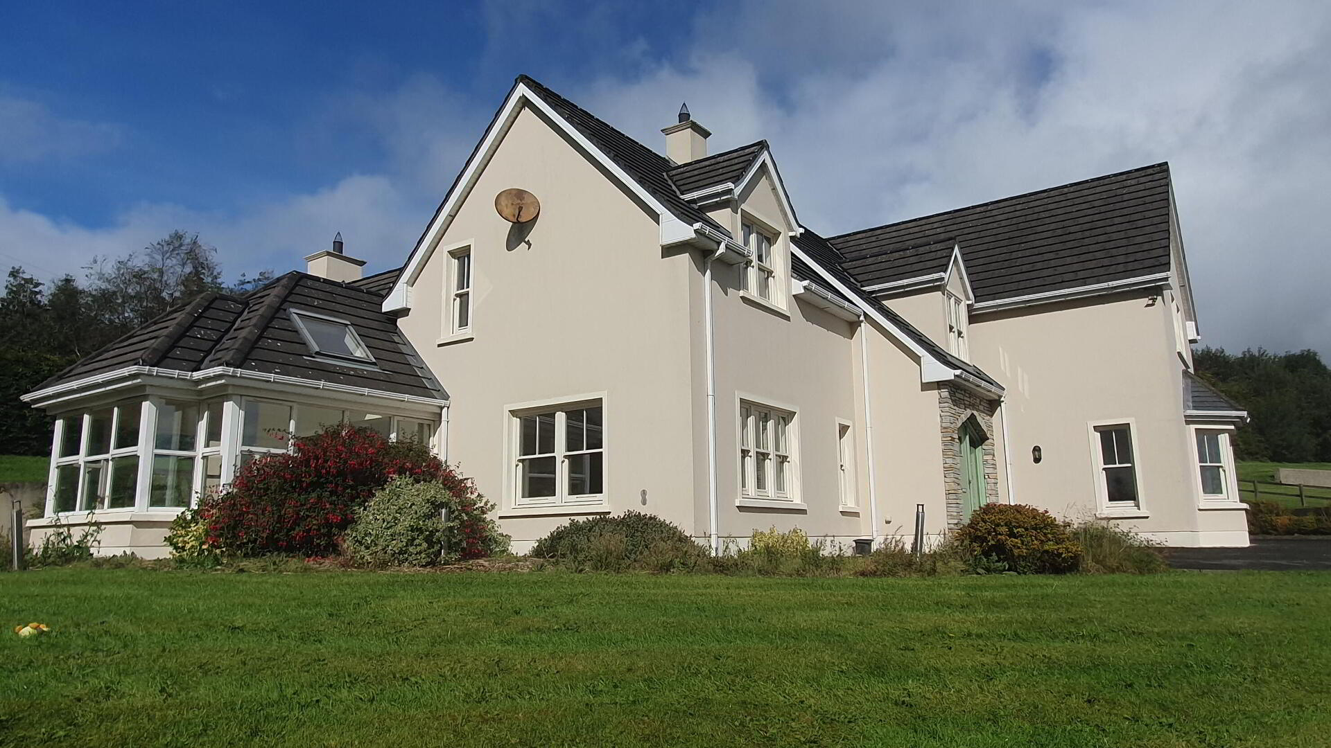 2 Woodvale Court 2 of 23