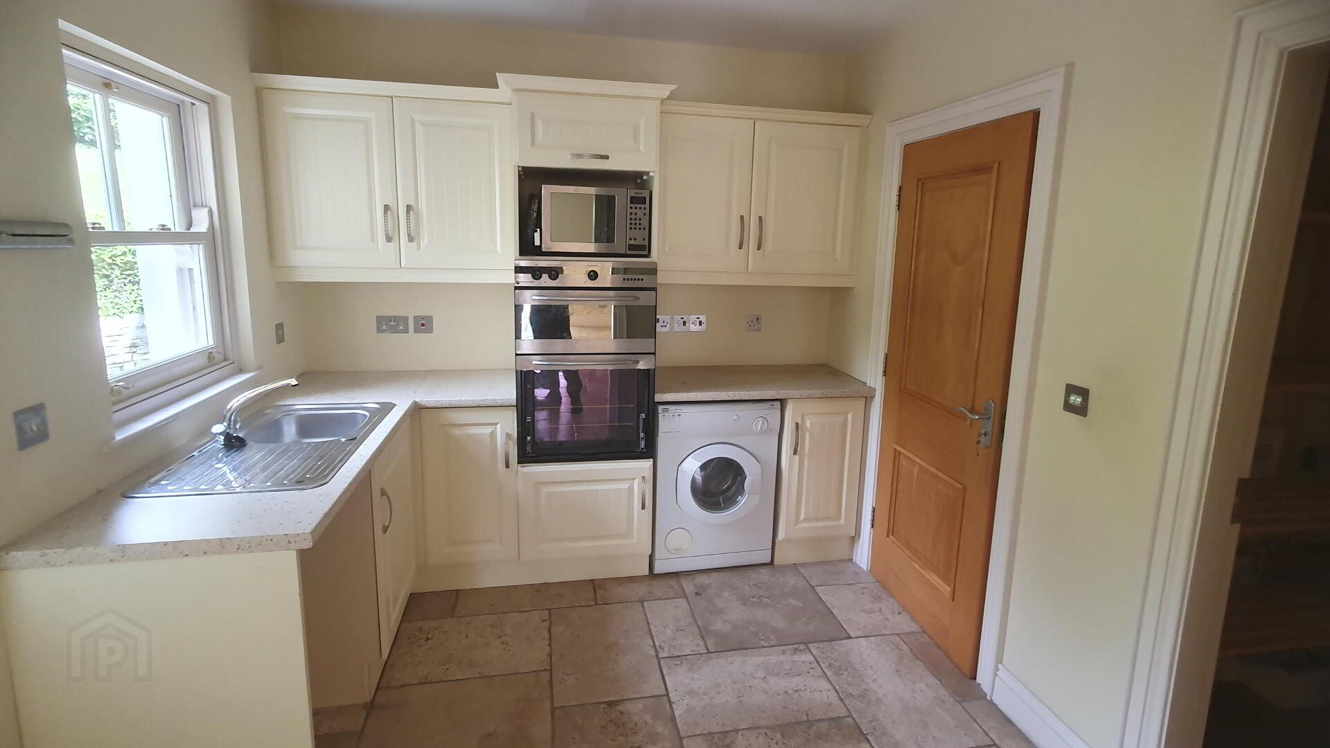 2 Woodvale Court 10 of 23