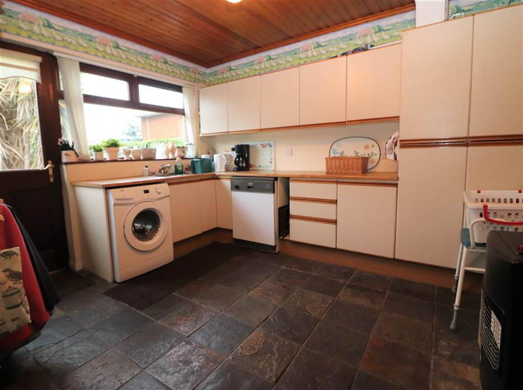 102 Hillhall Road 6 of 16