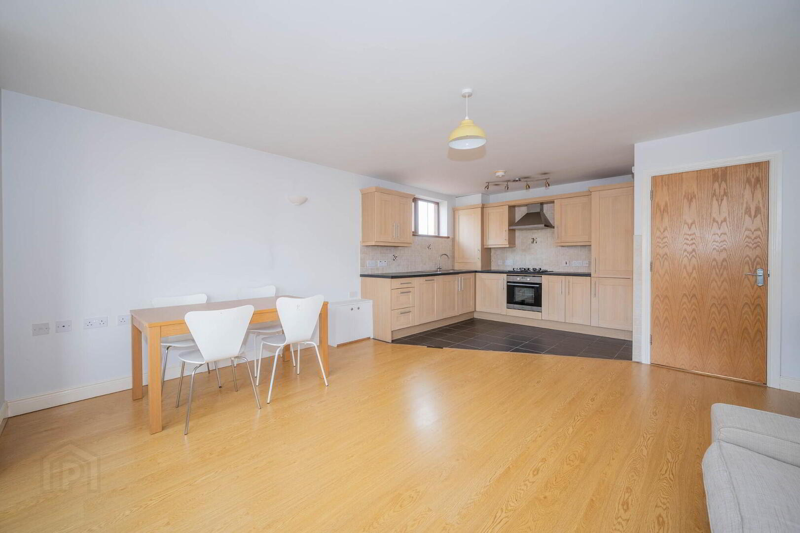 Apt 3, 699 Antrim Road 6 of 12