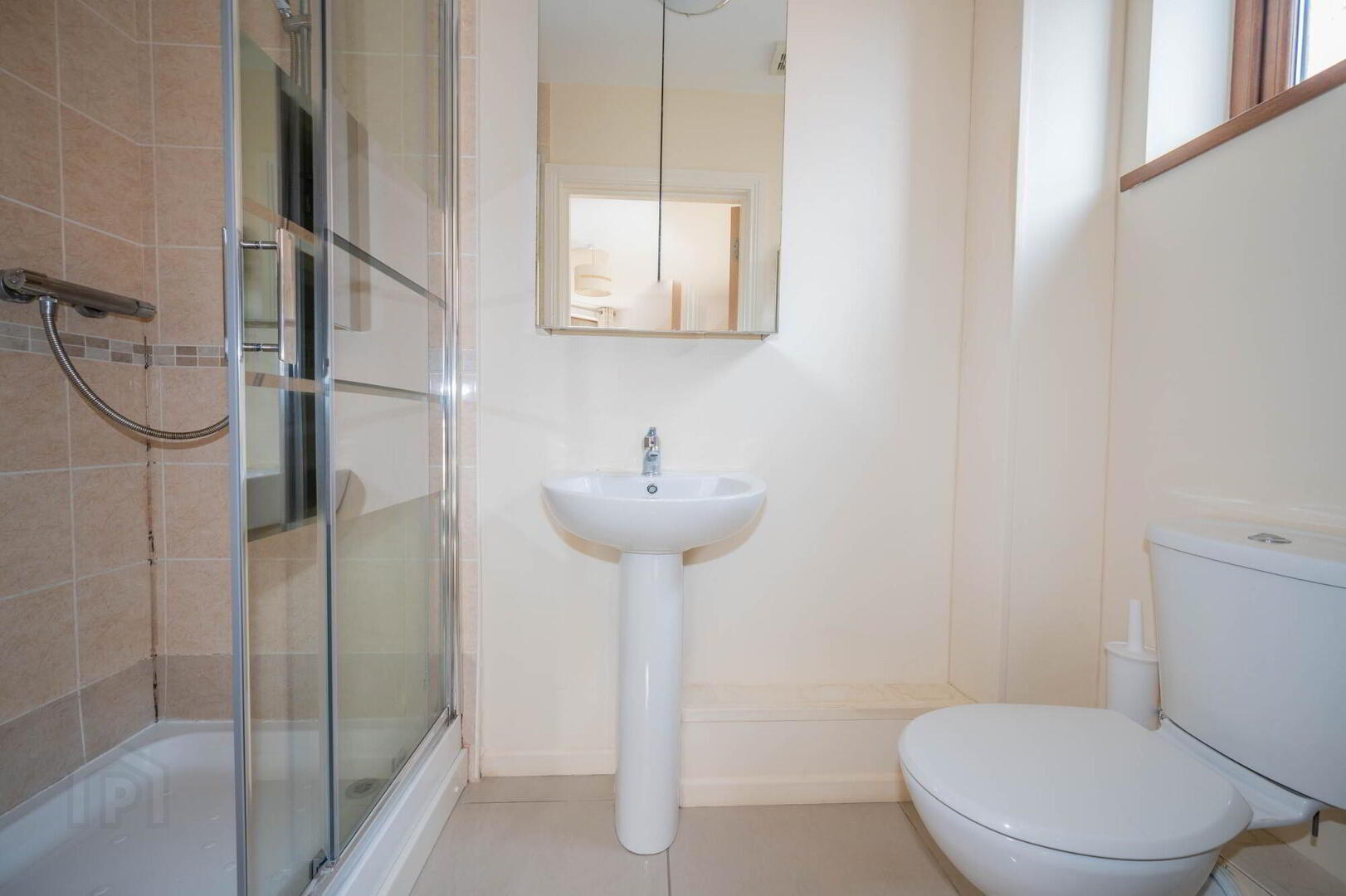 Apt 3, 699 Antrim Road 10 of 12