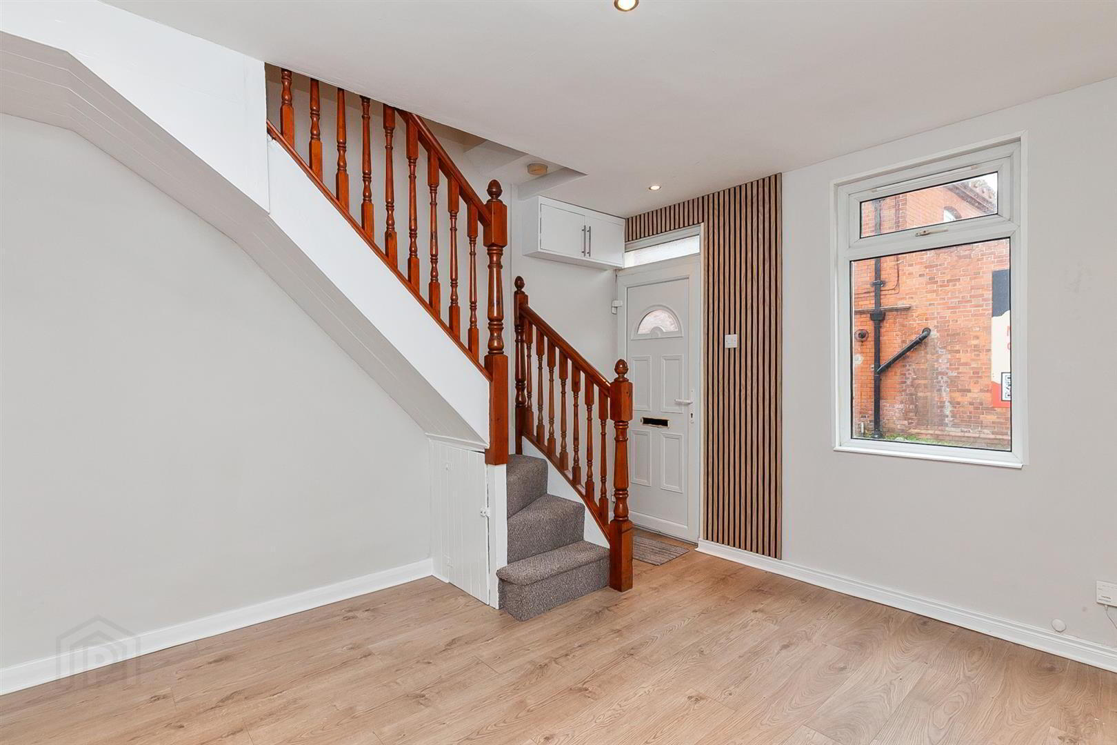 26 Lower Waterloo Road 3 of 18
