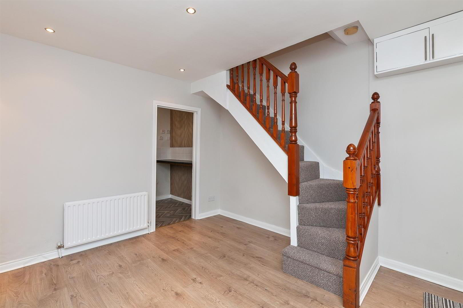 26 Lower Waterloo Road 5 of 18