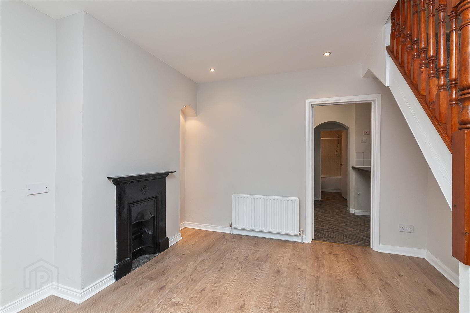 26 Lower Waterloo Road 4 of 18