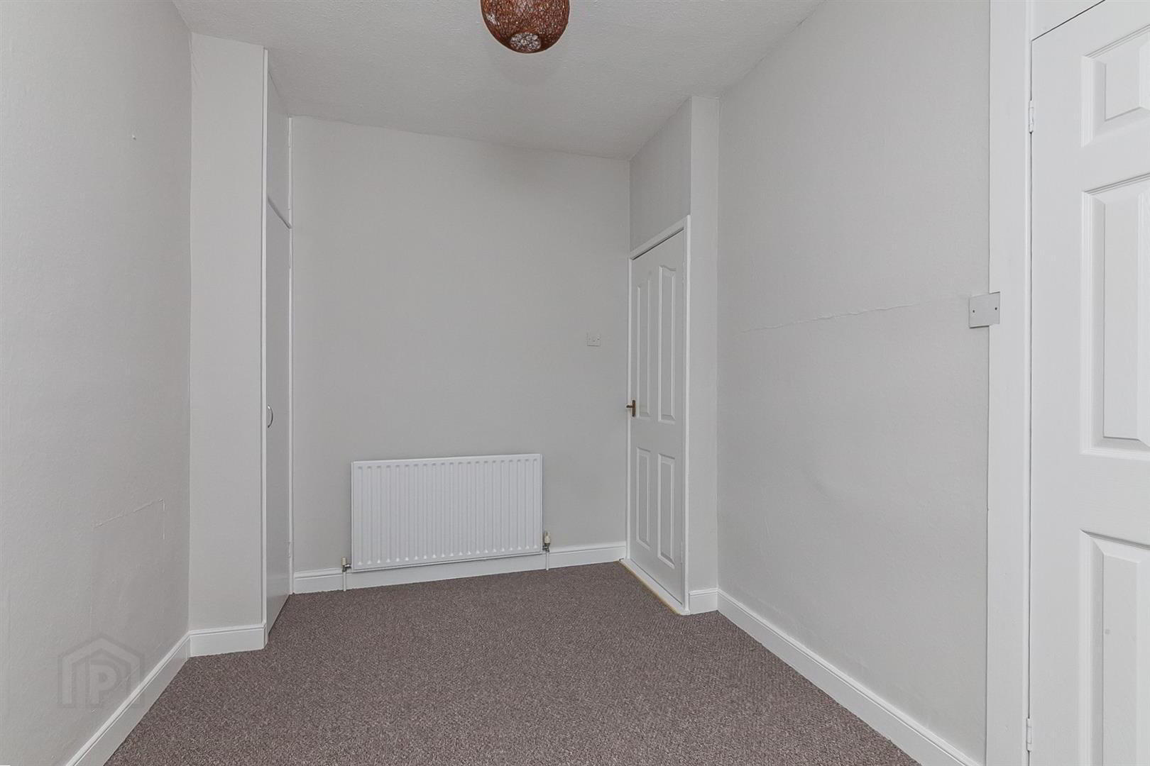 26 Lower Waterloo Road 12 of 18