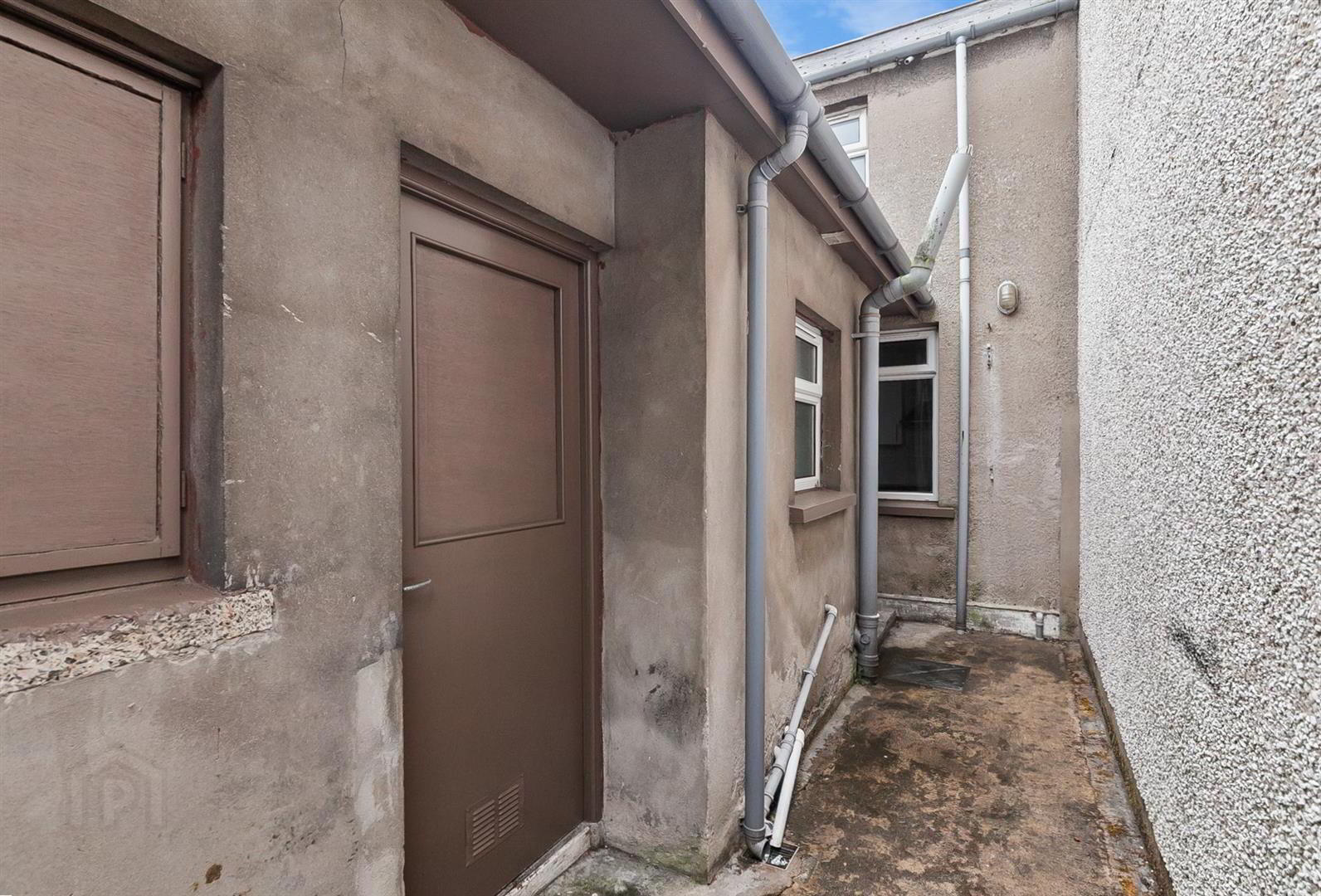 26 Lower Waterloo Road 18 of 18