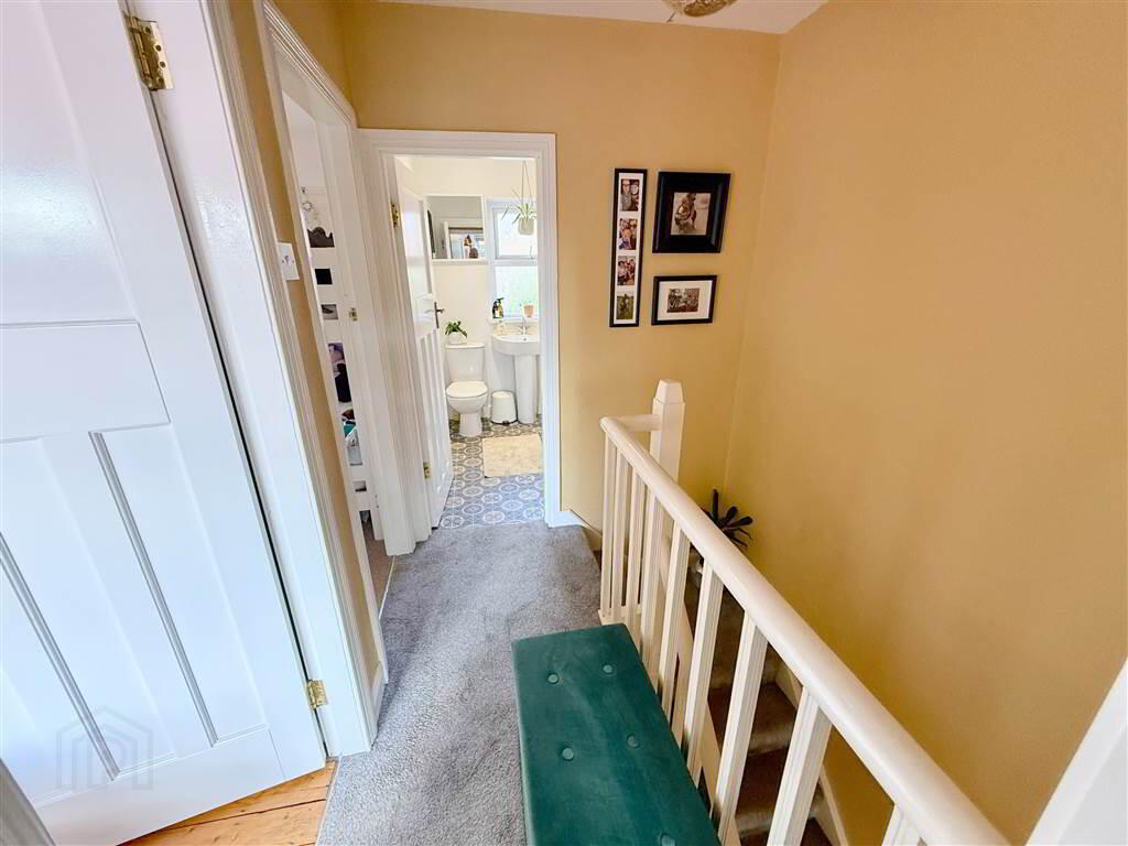 92 Loopland Park 21 of 26