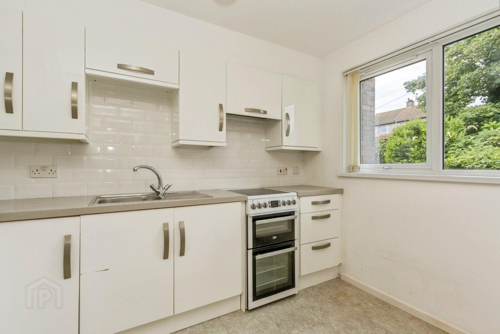 13 Ballyholme Court 6 of 13