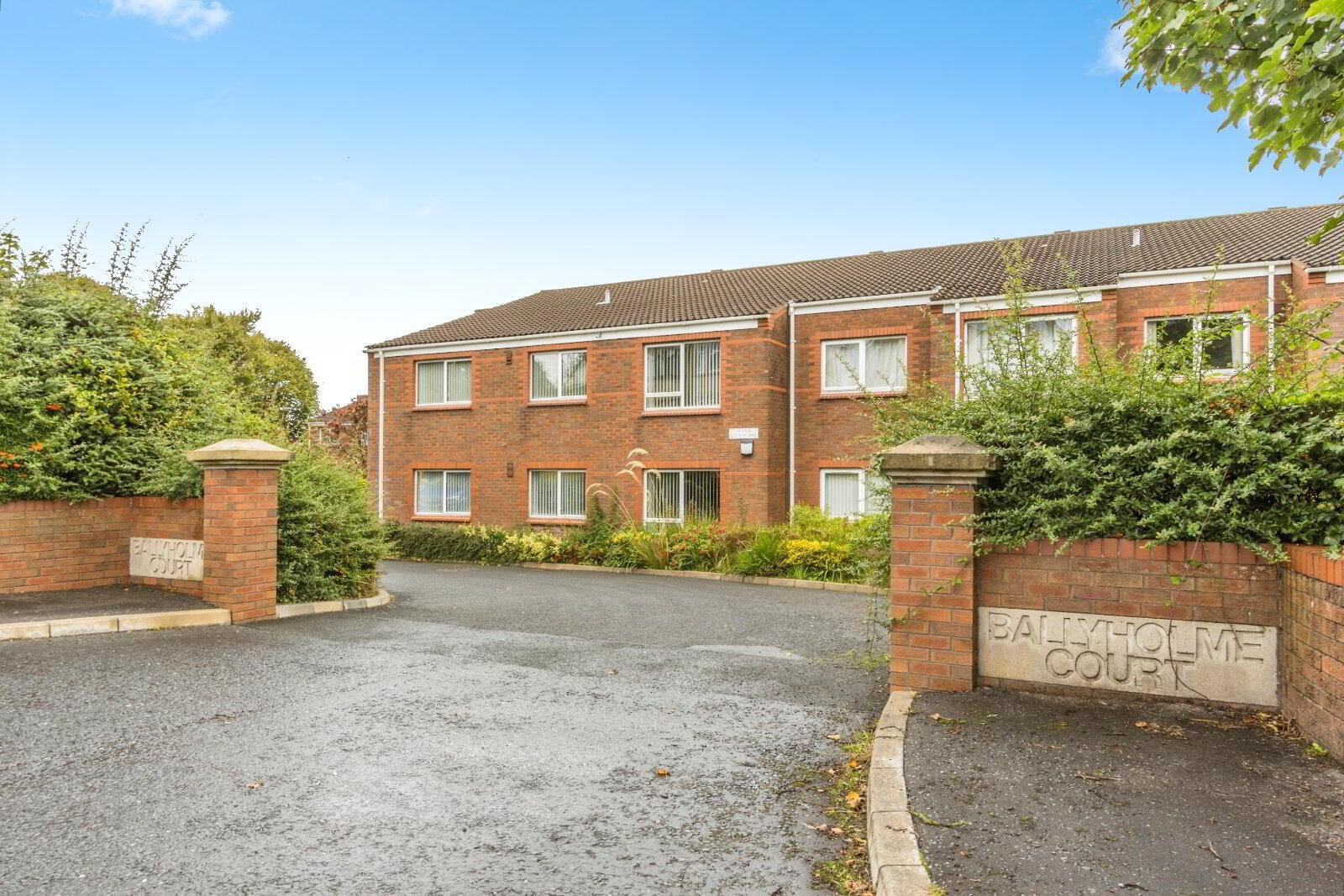 13 Ballyholme Court 1 of 13