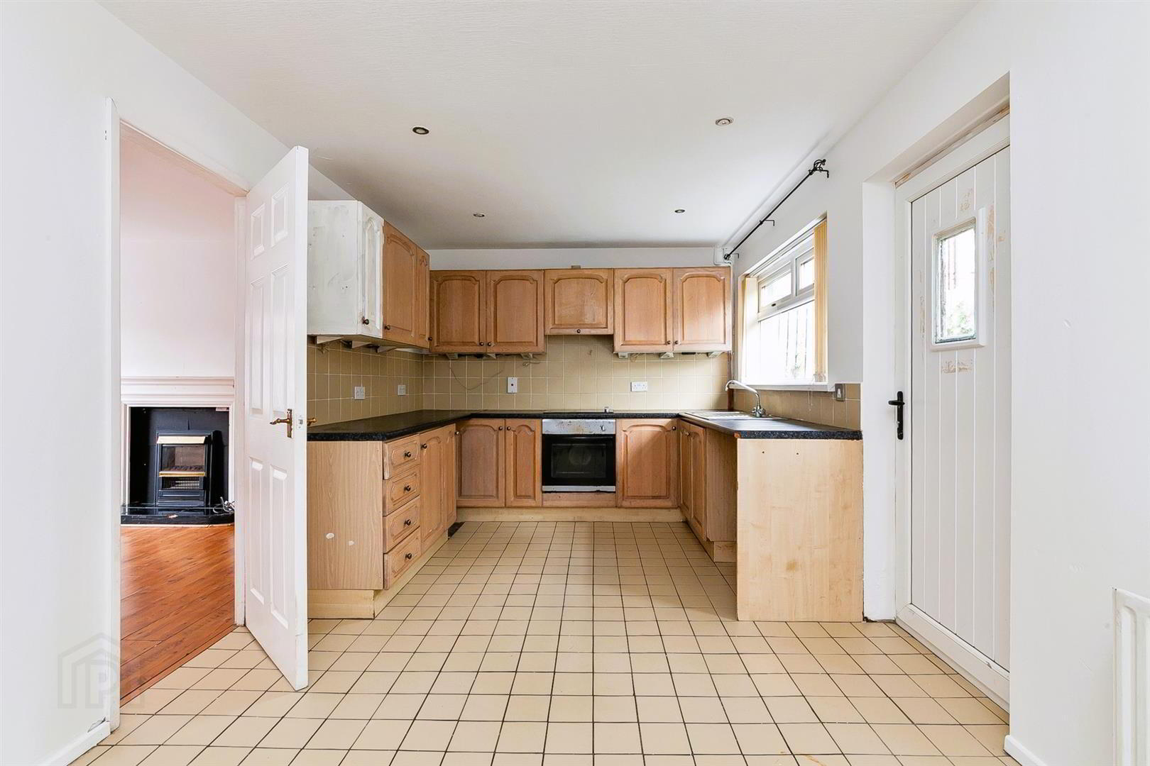 5 Whitewell Road 6 of 17