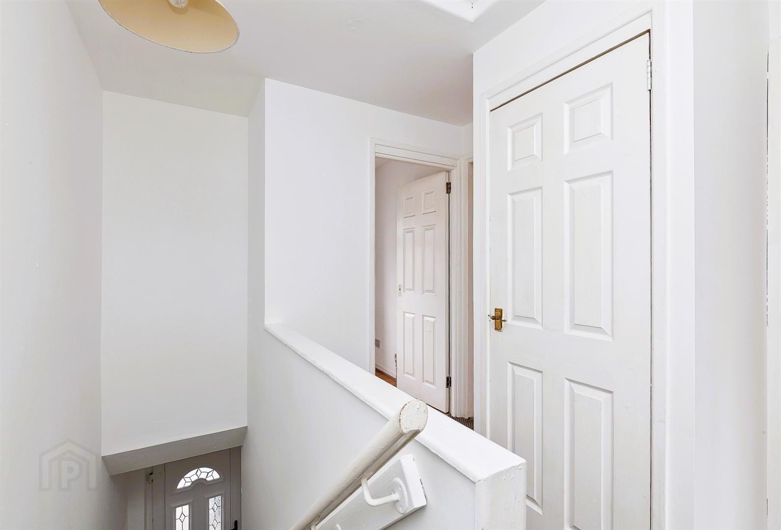 5 Whitewell Road 9 of 17