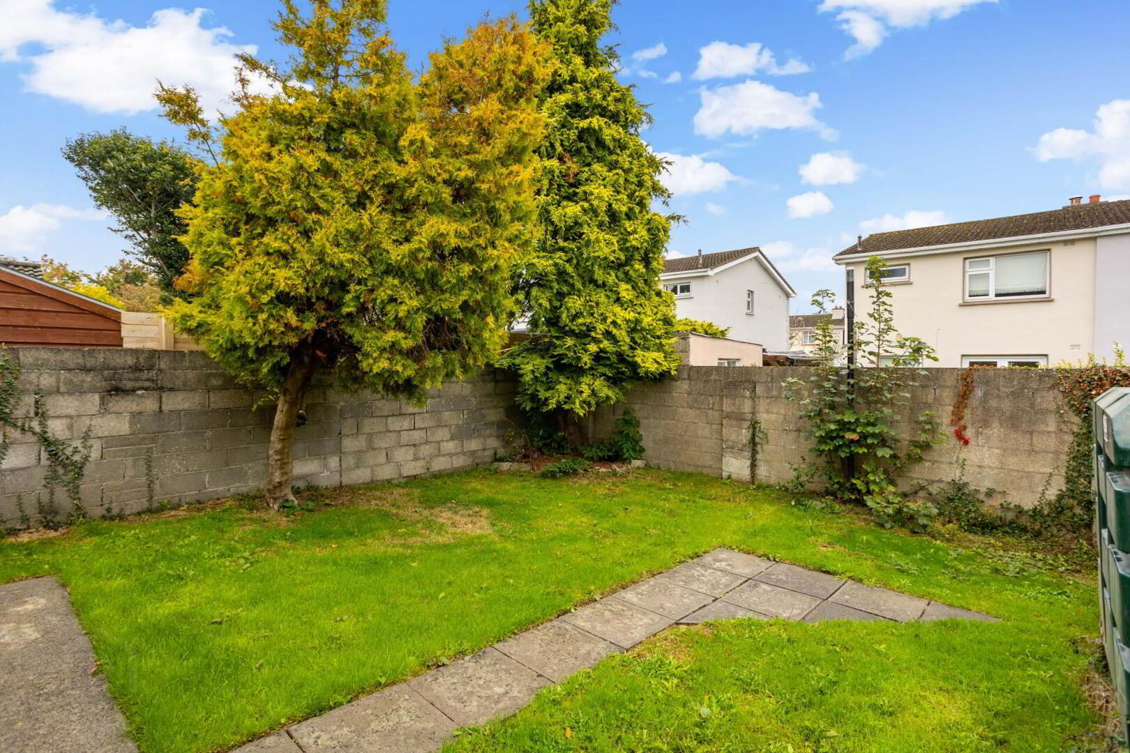 33 Willowbrook Lawns 19 of 23