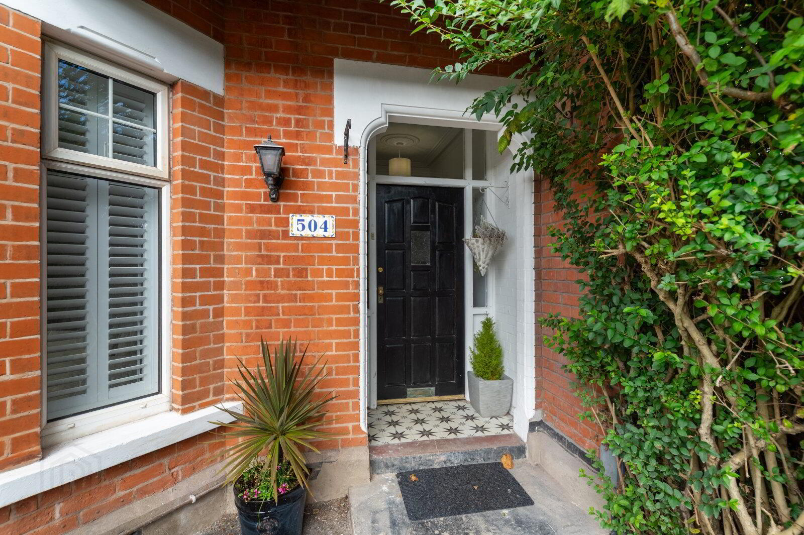 504 Upper Newtownards Road 2 of 35