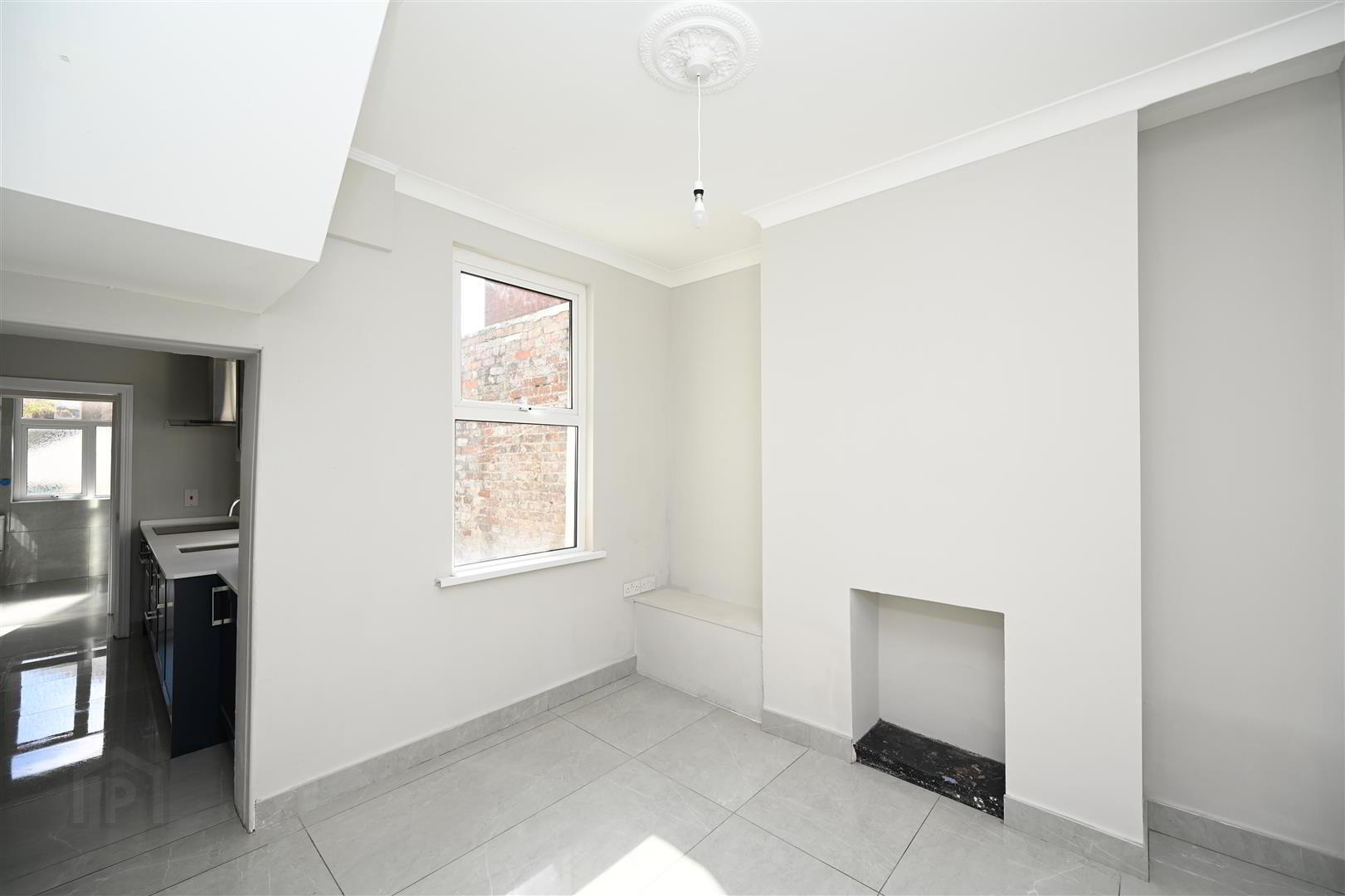 50 Lisburn Avenue 3 of 9