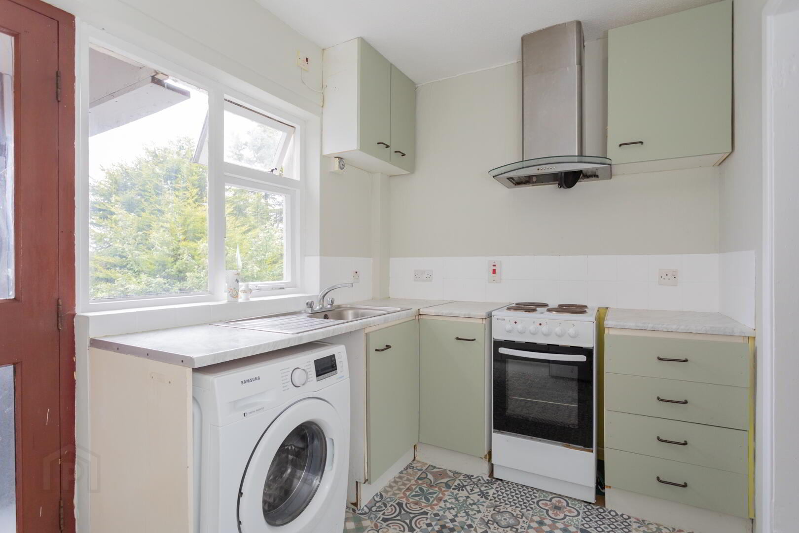 36 Cunninghams Lane 9 of 37