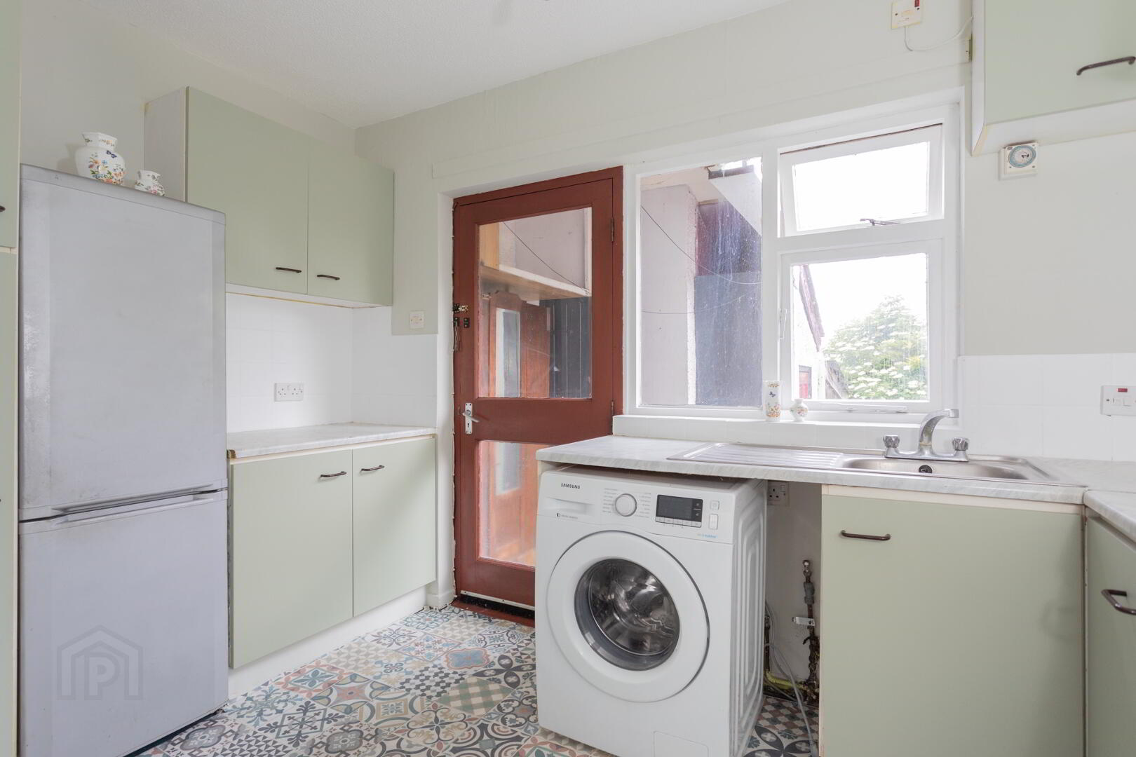36 Cunninghams Lane 11 of 37