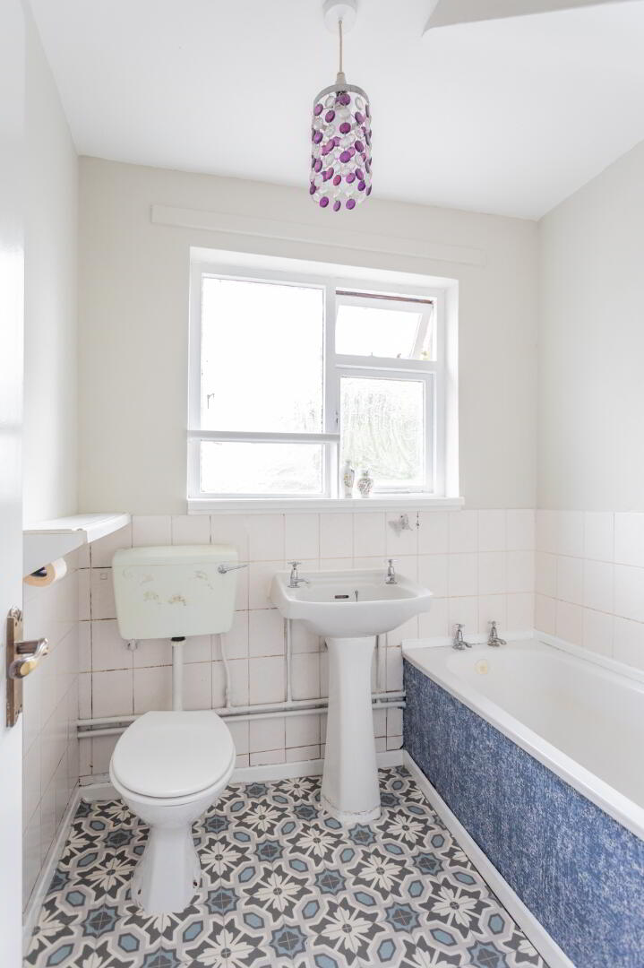 36 Cunninghams Lane 14 of 37