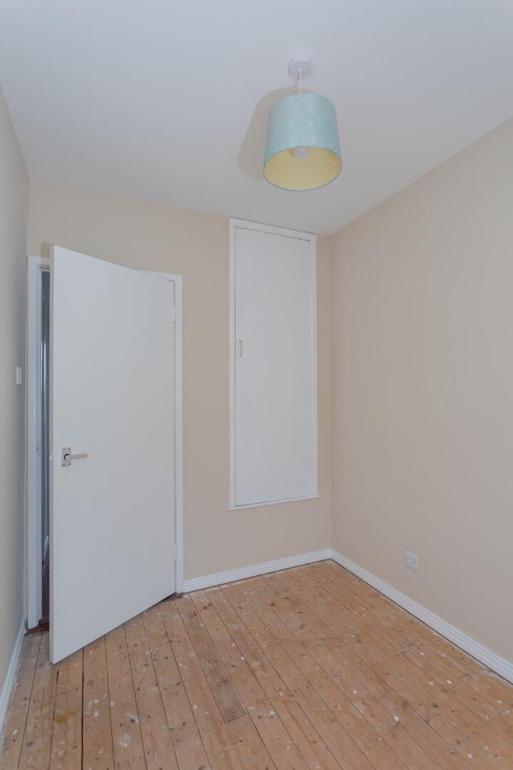 36 Cunninghams Lane 22 of 37