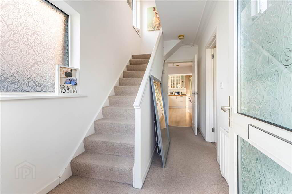7 Wellington Gardens 3 of 28