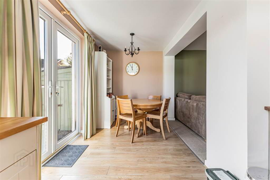 7 Wellington Gardens 8 of 28