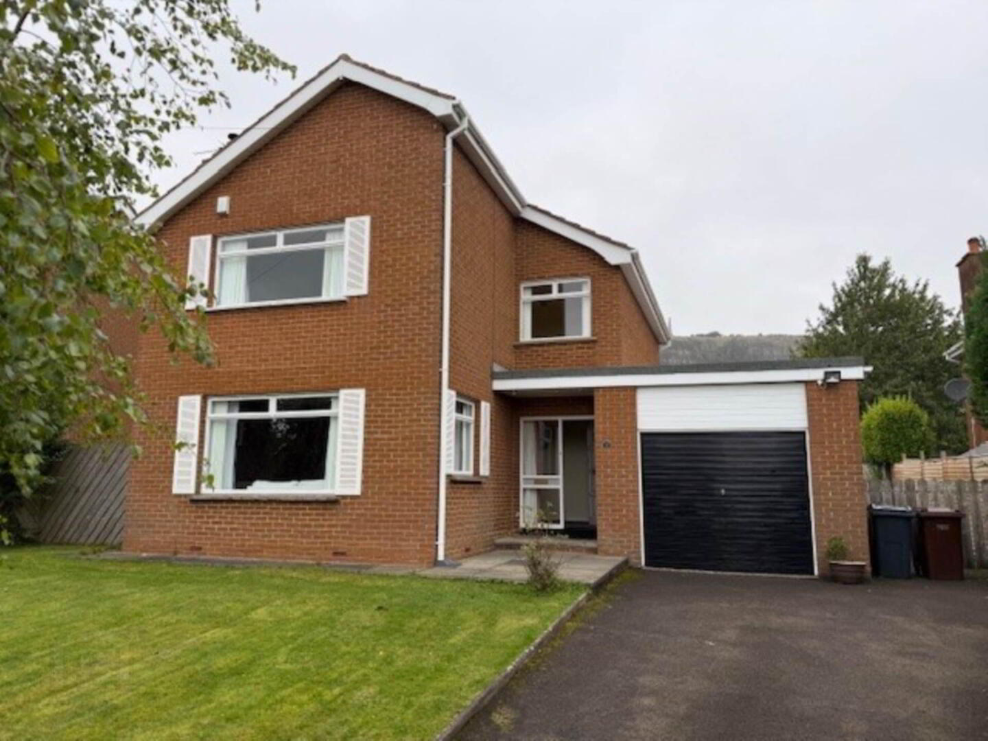 17 Downview Road 1 of 17