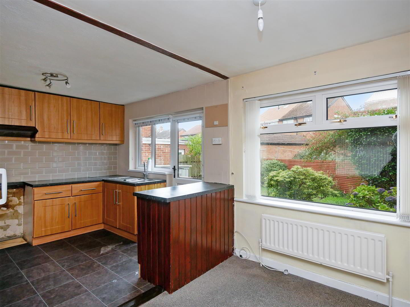 9 Woodbreda Gardens 5 of 14