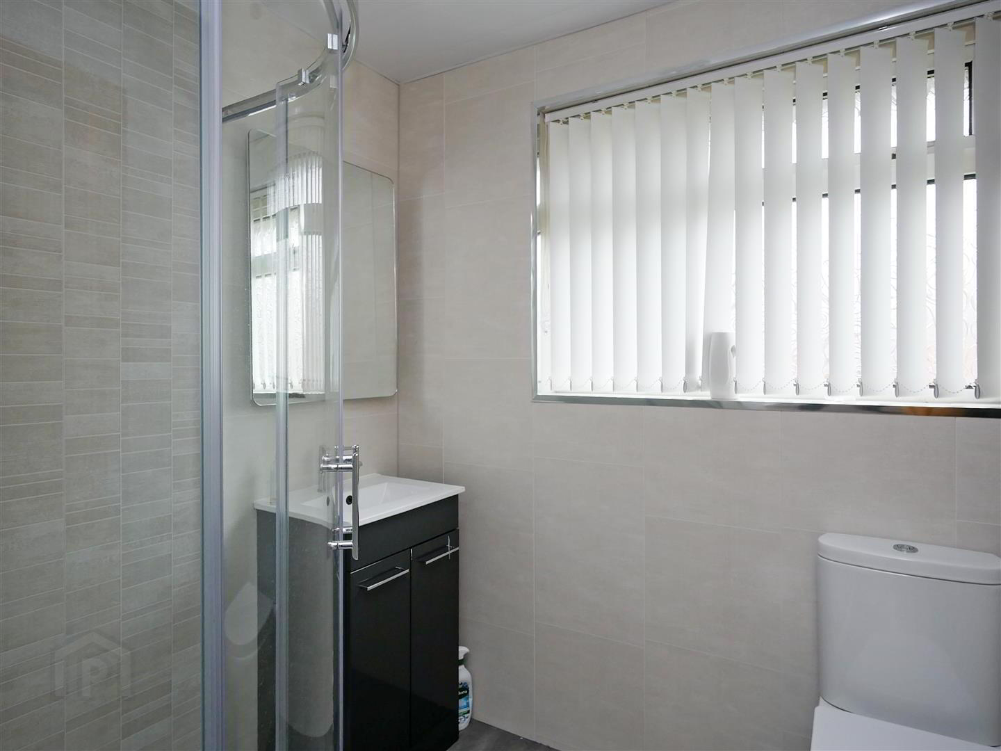 9 Woodbreda Gardens 9 of 14