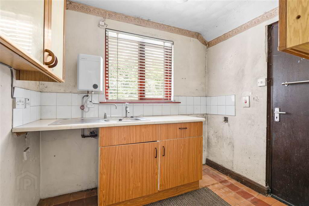 56 Cullybackey Road 9 of 29