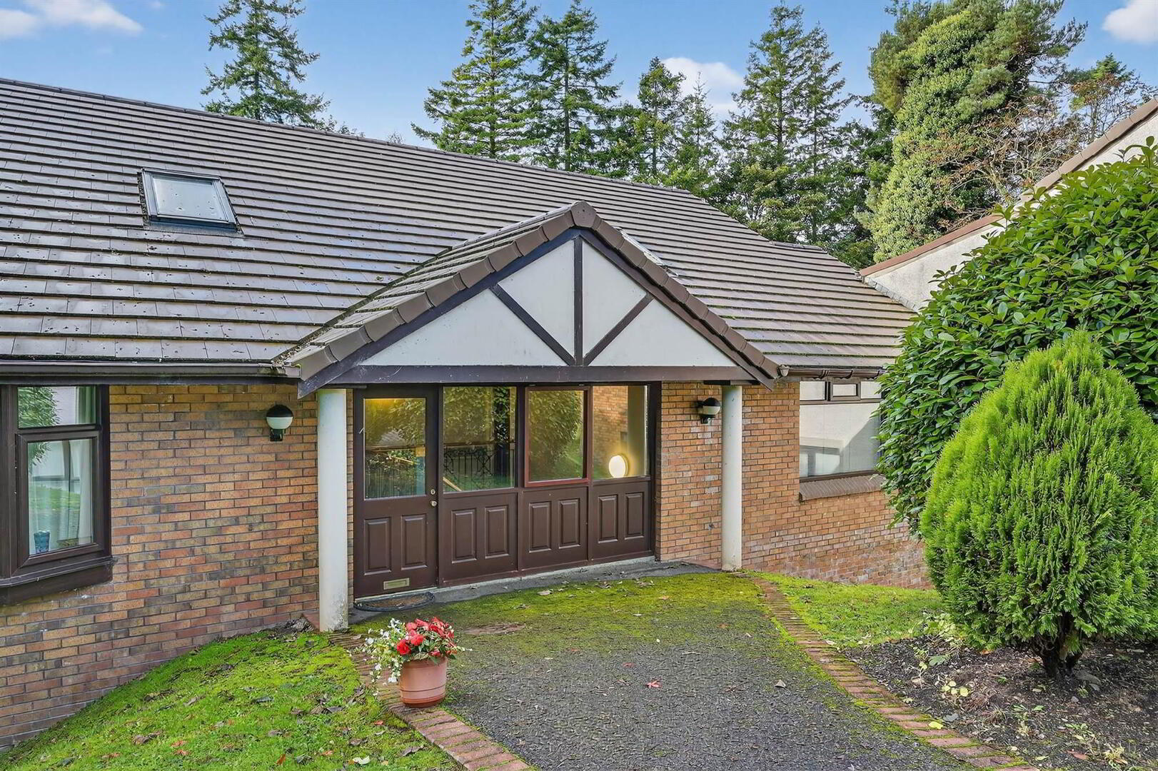 15 Kings Vale 2 of 21