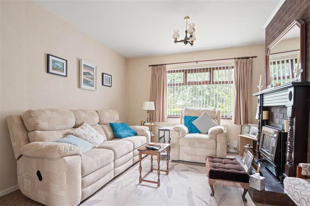 72 Inchkeith Road 7 of 33