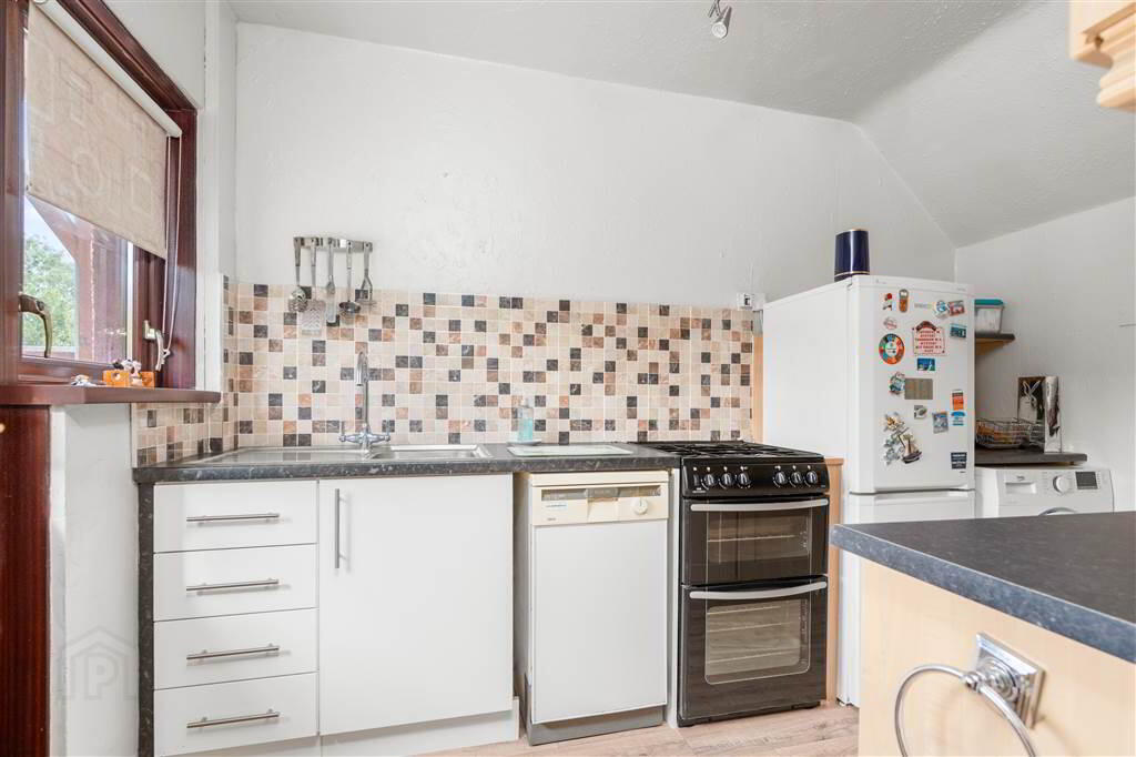 72 Inchkeith Road 11 of 33