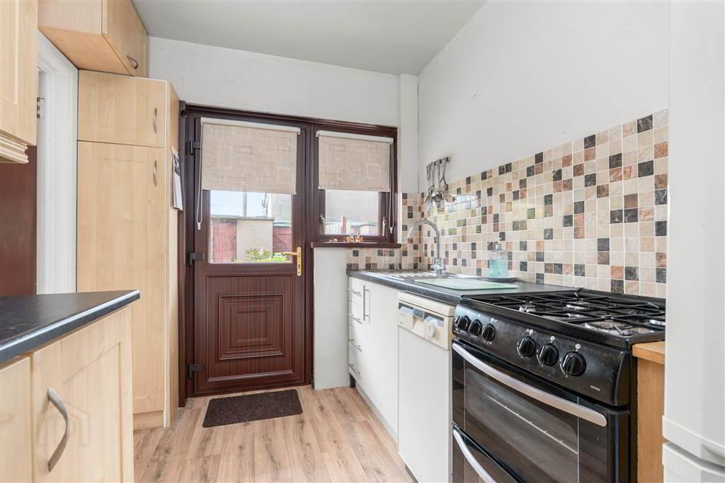 72 Inchkeith Road 13 of 33