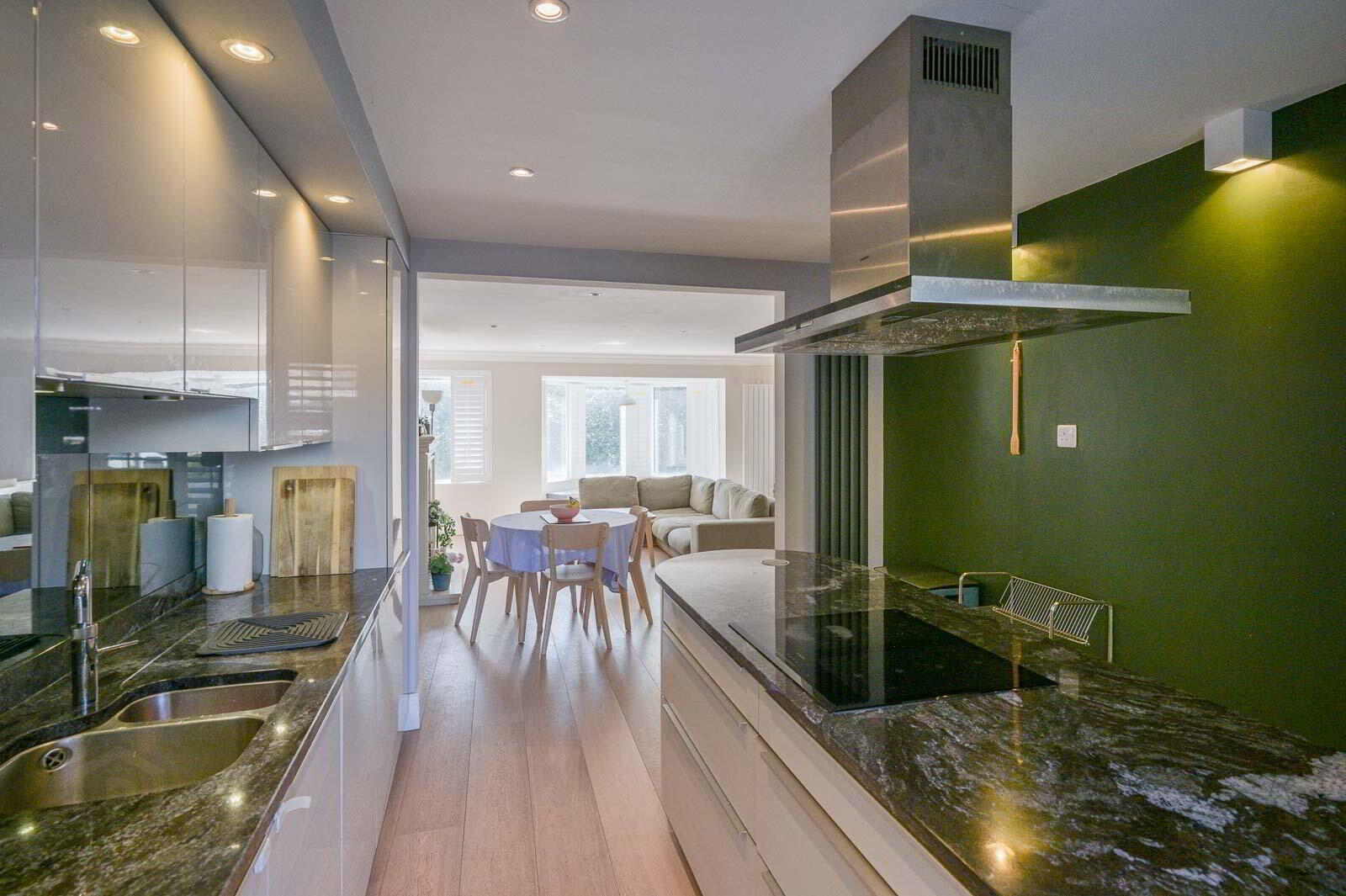 23 Belvedere Manor 18 of 31