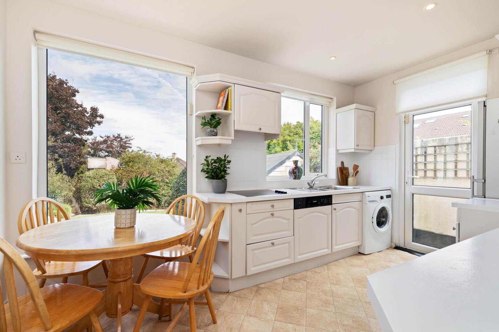 16 Grange Park 7 of 25