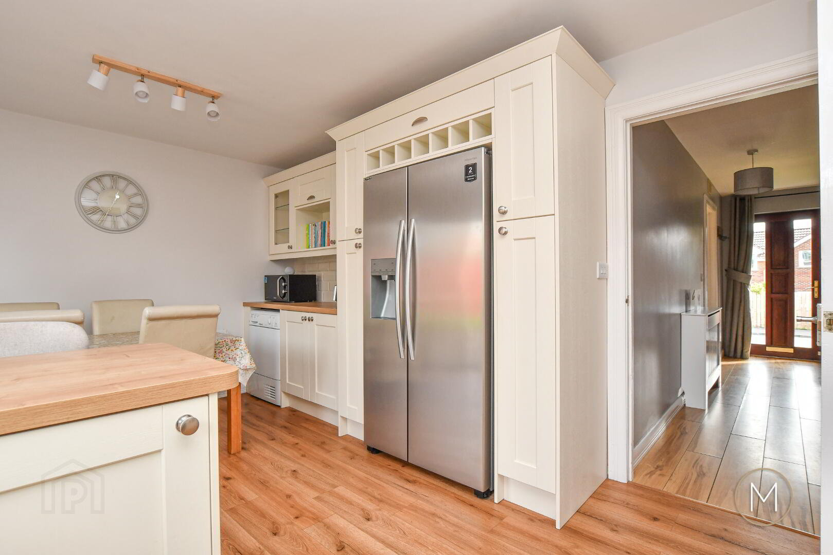 17 Castle Avenue 15 of 41