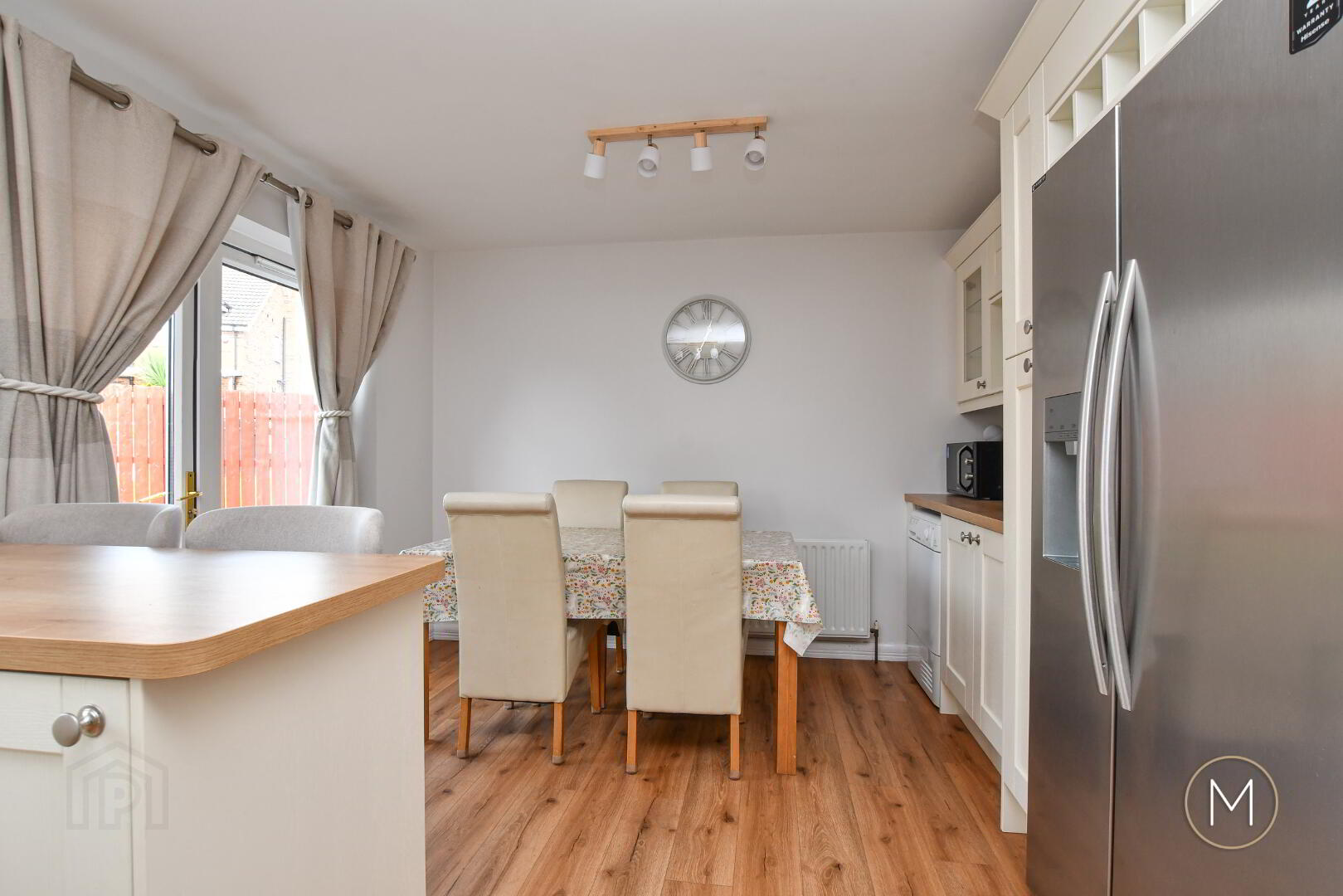 17 Castle Avenue 16 of 41