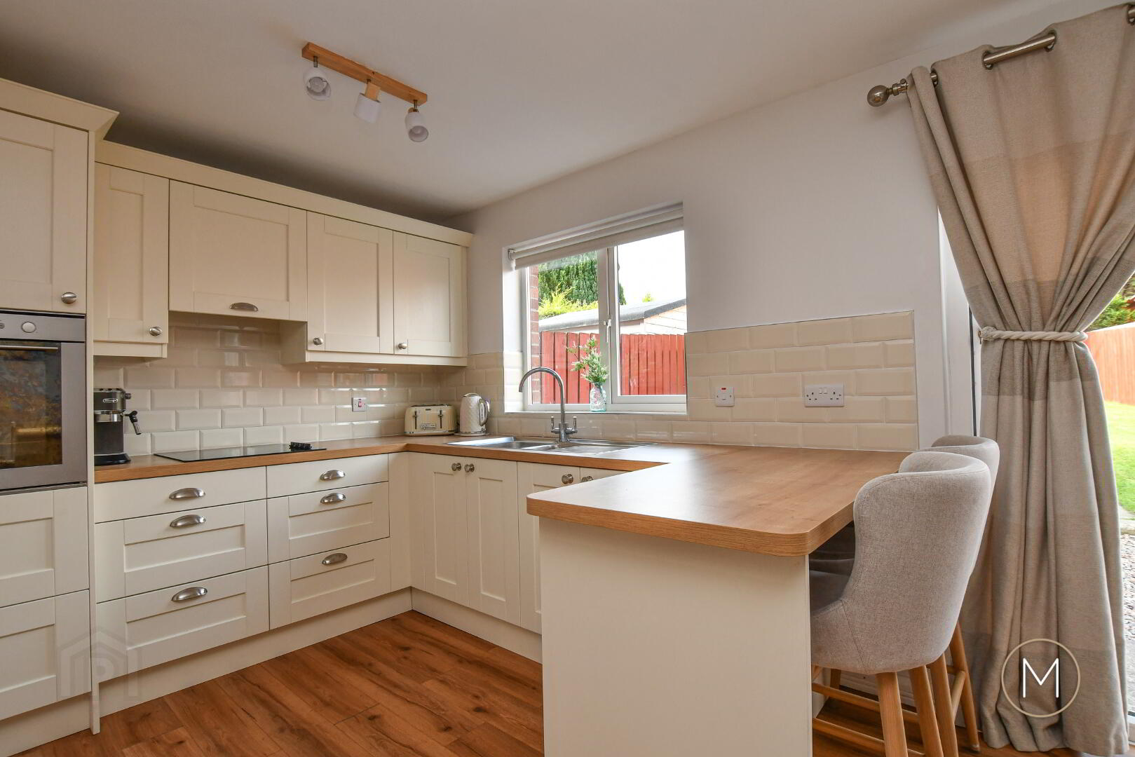 17 Castle Avenue 20 of 41