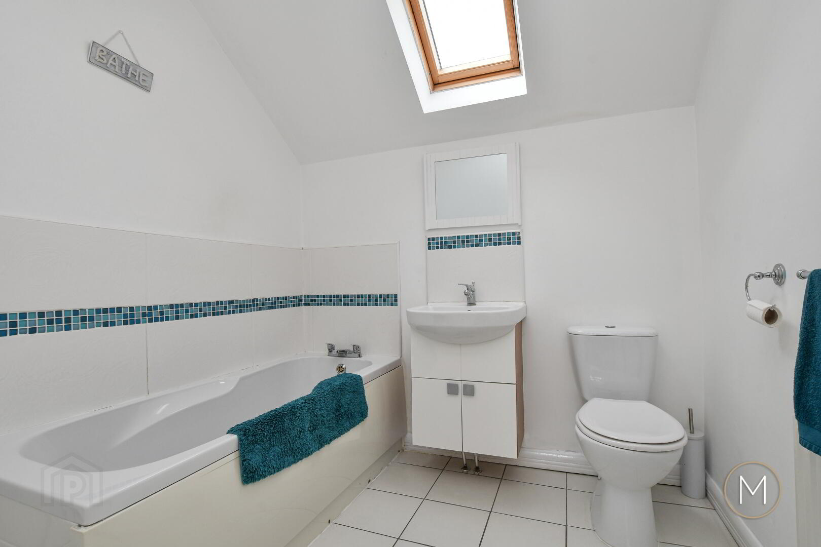 17 Castle Avenue 34 of 41